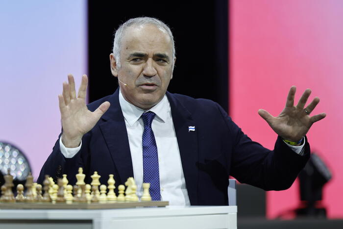 俄罗斯国际象棋冠军卡斯帕罗夫缺席被捕 - 突发新闻